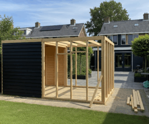 een prefab fietsenhok bouwpakket van xwood houten bergingen